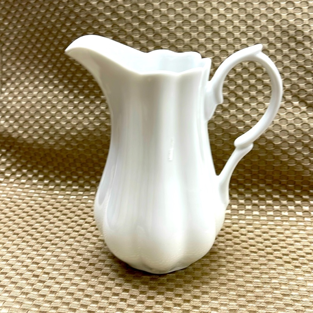 I. Godinger pitcher creamer